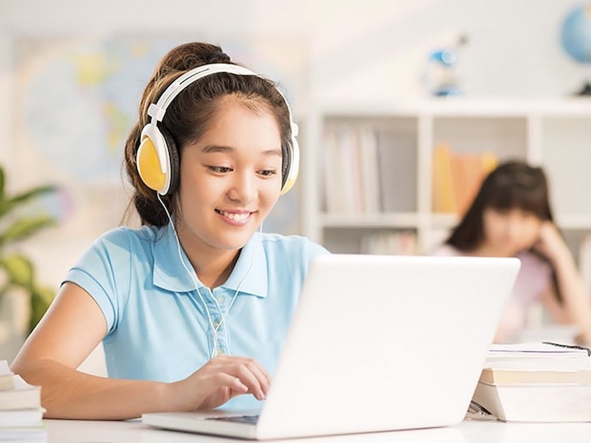 Luyện nghe thường xuyên với sách "Get Ready for IELTS Listening" 